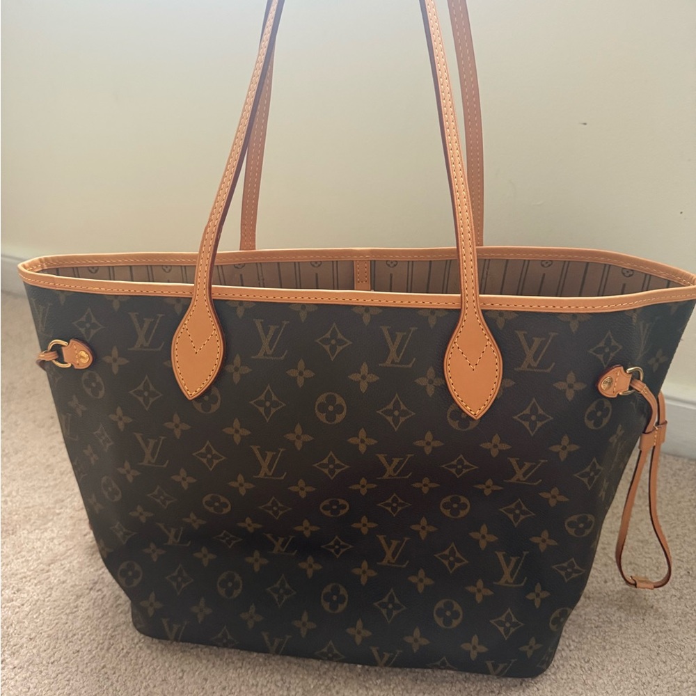 Louis Vuitton Monogram Neverfull Tote in Brown MM - Picture 2 of 4